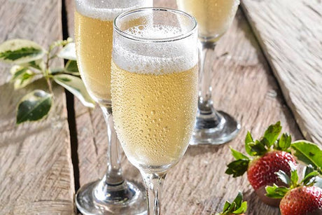 ¿Cómo limpiar copas de champagne?