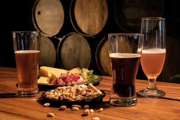 La experiencia a través de los vasos para cerveza