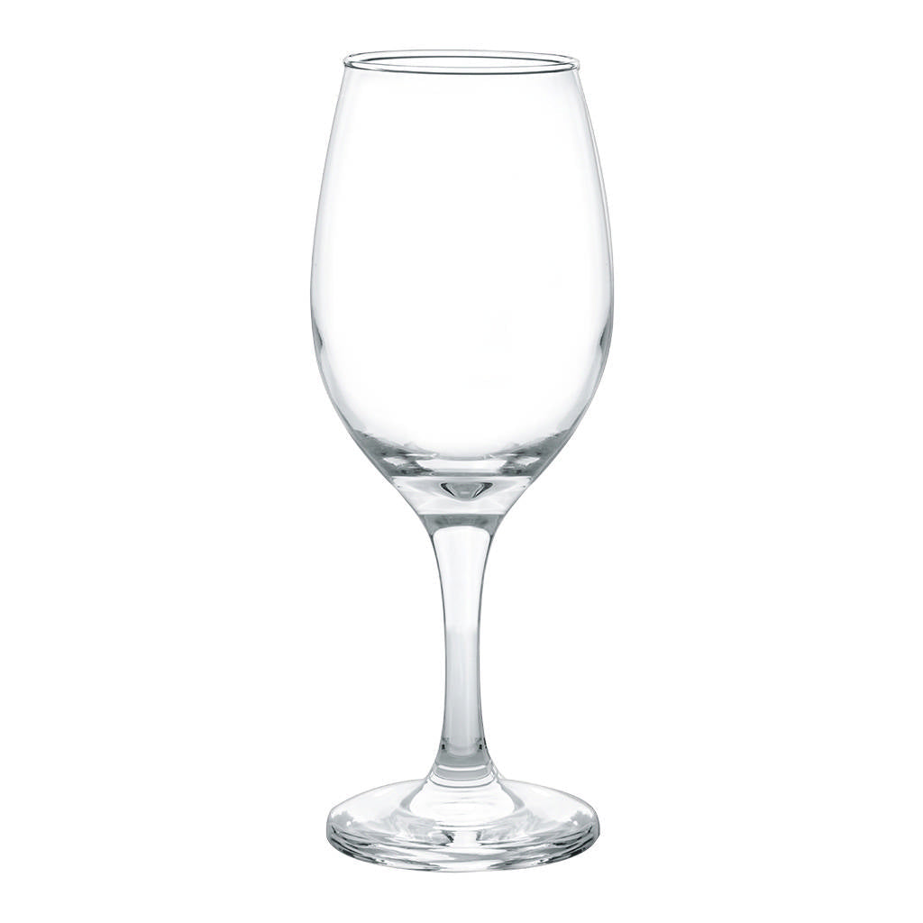 Copa para agua fabricada en vidrio, marca Cristar.