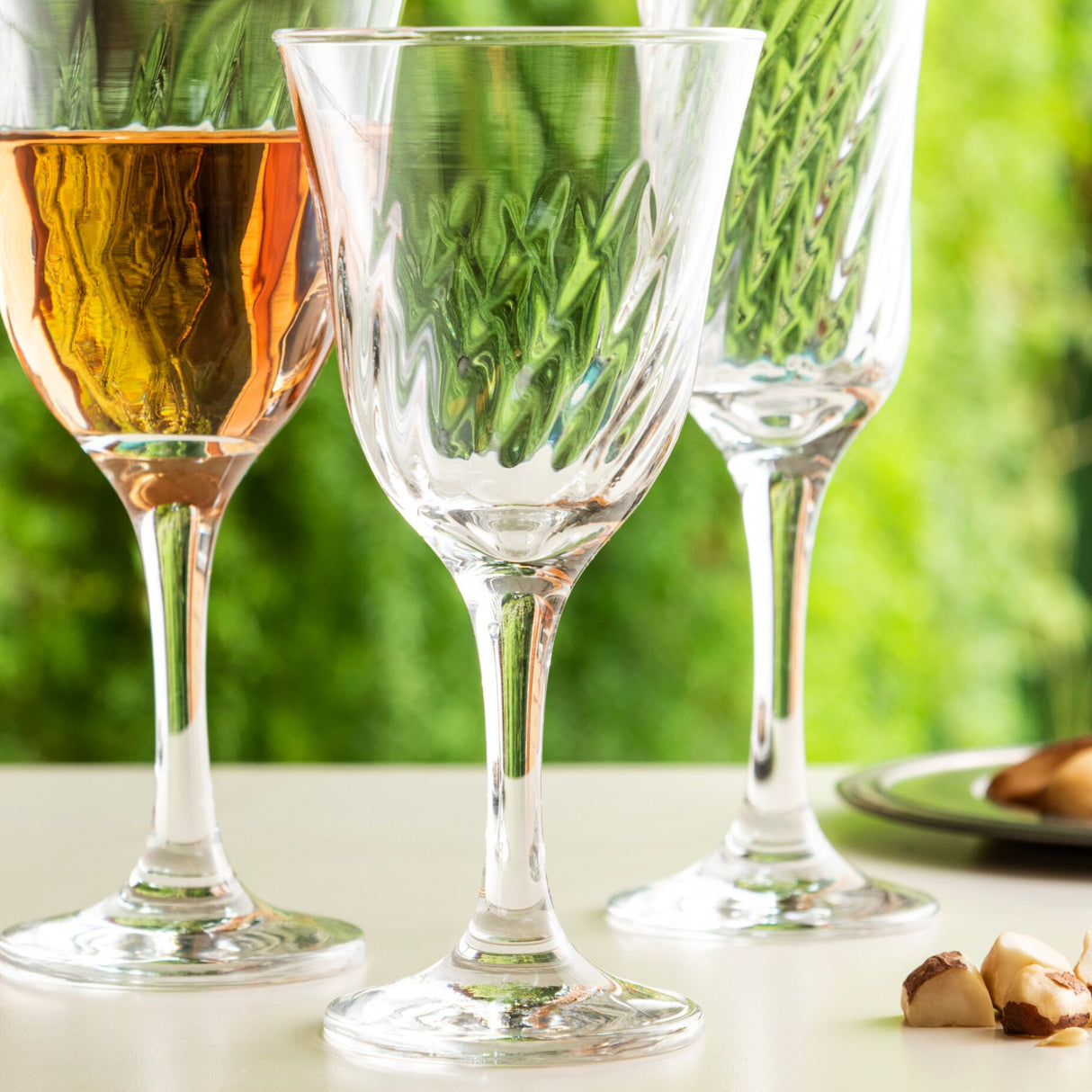 tres copas lirio para agua de la colección Nadir Experience