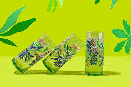Vasos de vidrio de colores para eventos: ideas creativas