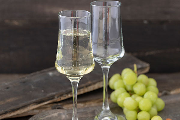 Beber vino antes de dormir, ¿trae beneficios?