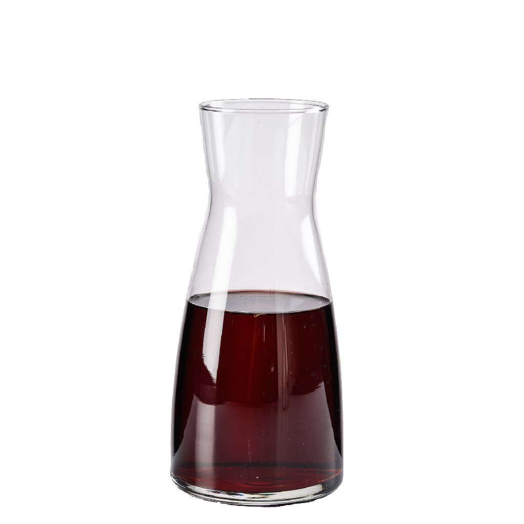 Un decanter de vidrio Torino con vino tinto