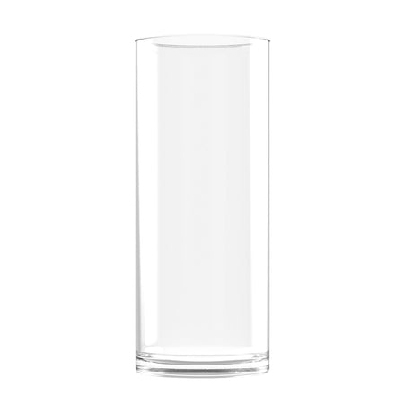 Un florero cilíndrico de vidrio transparente