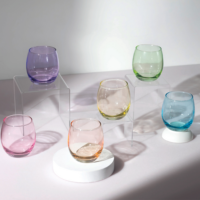 vasos de vidrio de colores